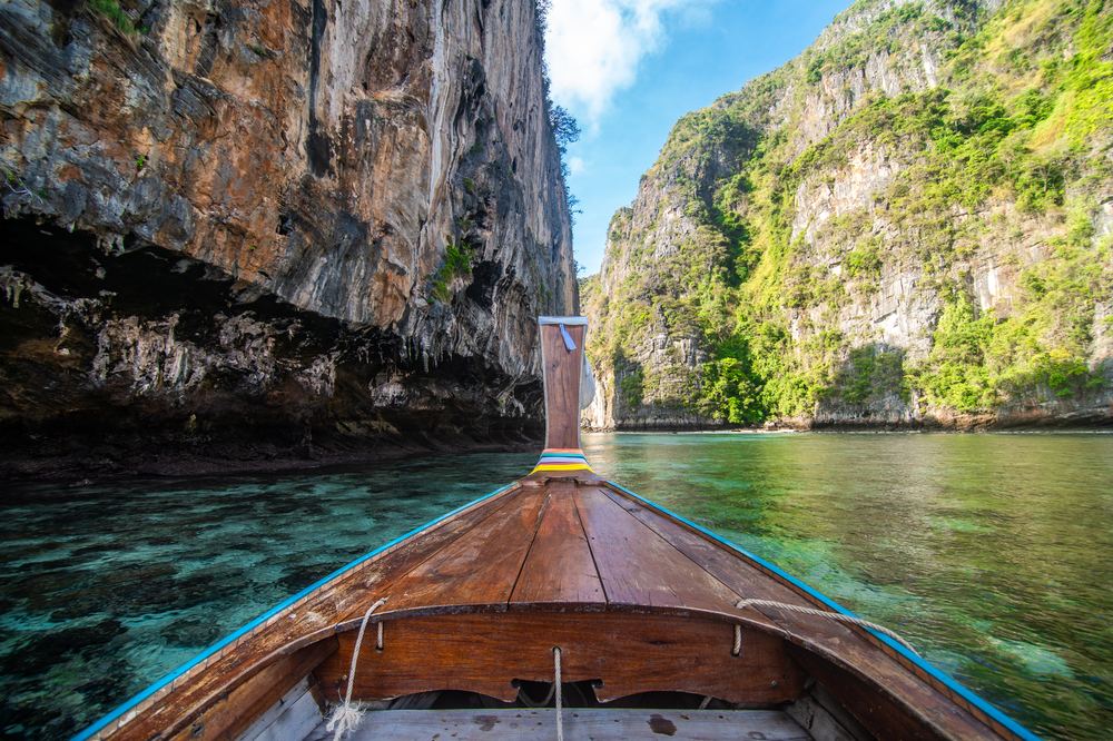 Islands & Cruises