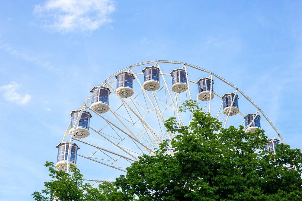 Theme Parks & Attractions