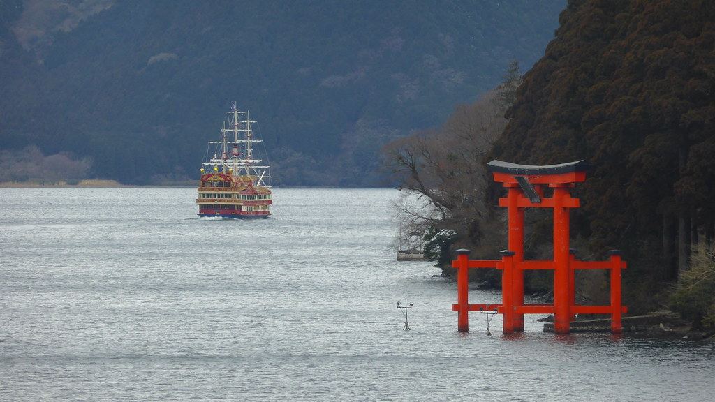Lake Ashi Pirate Ship Cruise One-Way 01 Day Ticket — photo 3