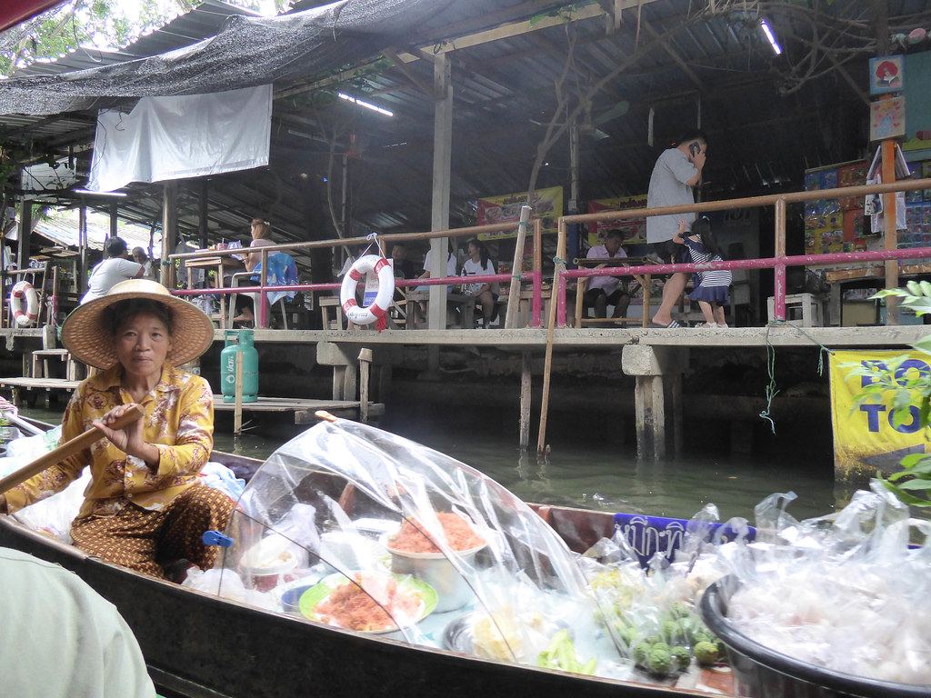Khlong Lat Mayom Floating Market – Longtail Boat Tour (1 Hour with Stops)