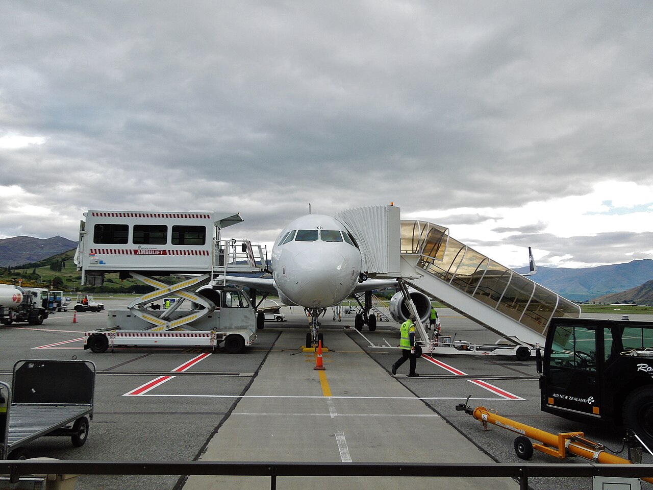 Akla to Qtna Flight / Auckland Airport to Queenstown Airport- Flight