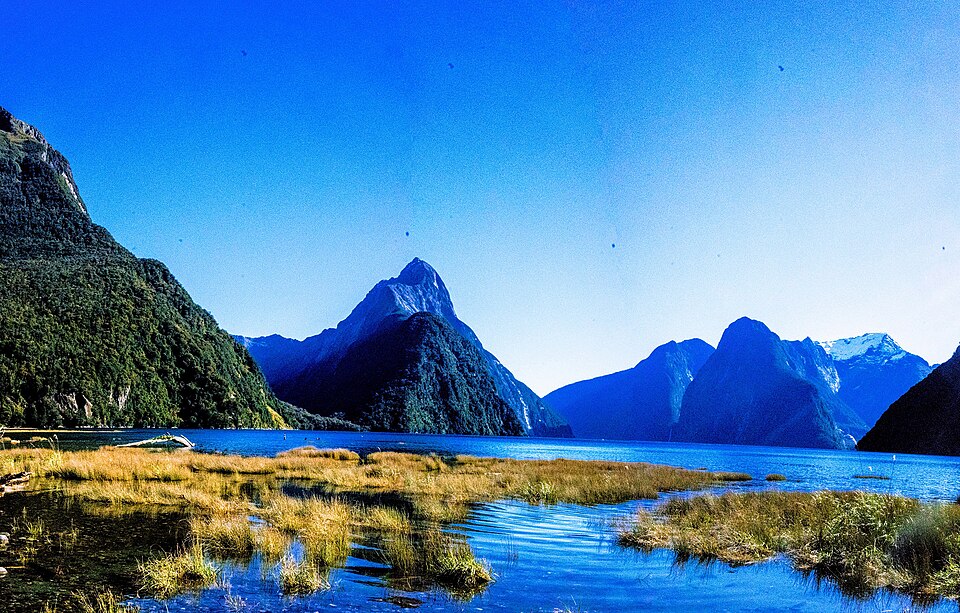 Milford Sound / Fly Cruise Fly - from Queenstown