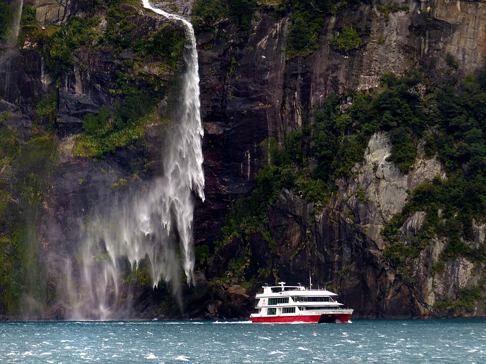 Milford Sound / Milford Sound Scenic Cruise