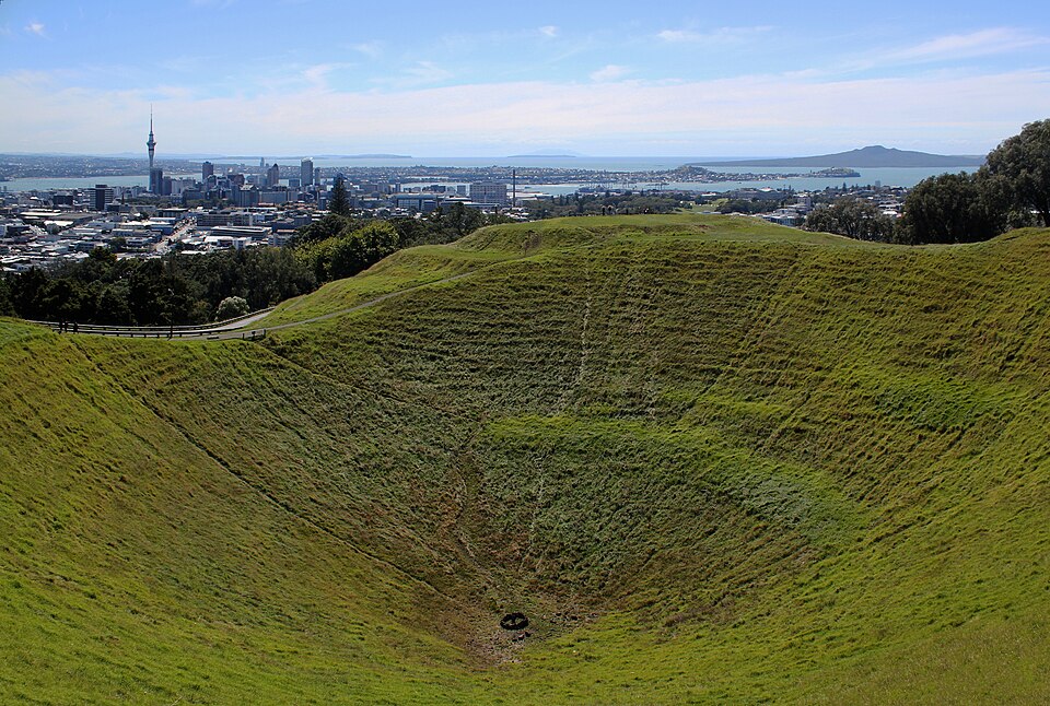 Auckland Half-Day City Tour / Mt Eden, Auckland Domain & Mission Bay Group