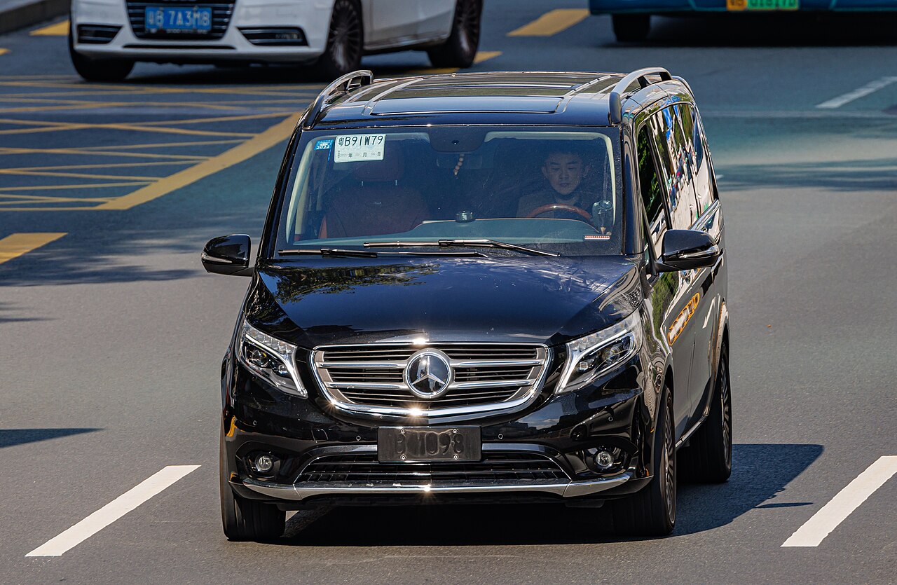 Luxury Sedan Transfer — Bangkok (At Disposal)